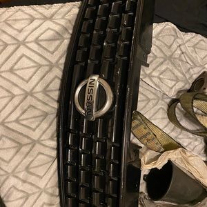 05 Nissan Altima 2.5 s grill